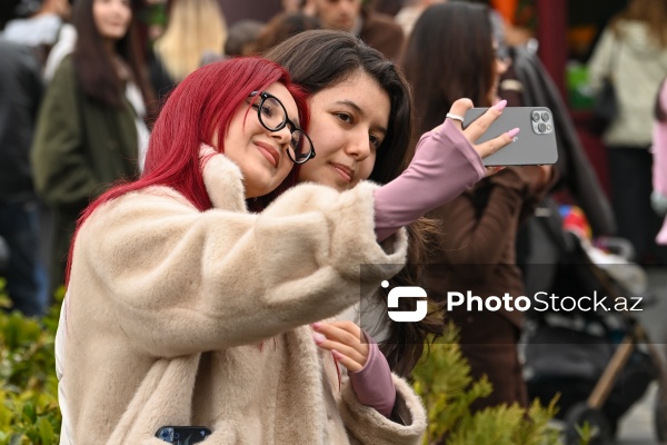 Paytaxt sakinləri Novruz bayramını qeyd edirlər