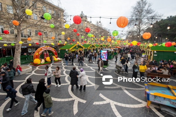 Paytaxt sakinləri Novruz bayramını qeyd edirlər