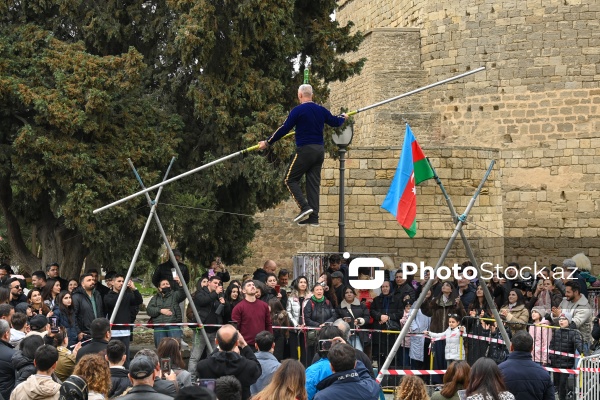 Paytaxt sakinləri Novruz bayramını qeyd edirlər