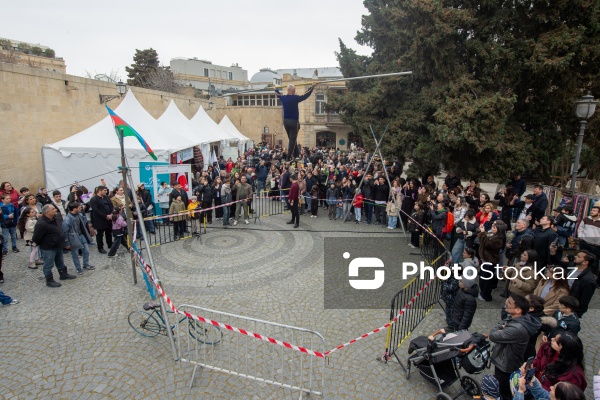 Paytaxt sakinləri Novruz bayramını qeyd edirlər