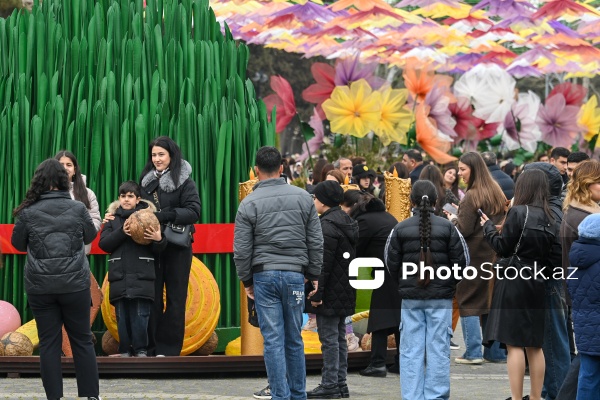 Paytaxt sakinləri Novruz bayramını qeyd edirlər