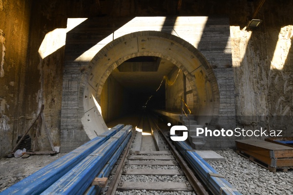 "Bakı Metropoliteni"nin "B-04" stansiyasında davam edən tikinti işləri
