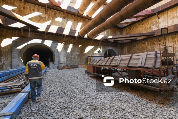 "Bakı Metropoliteni"nin "B-04" stansiyasında davam edən tikinti işləri