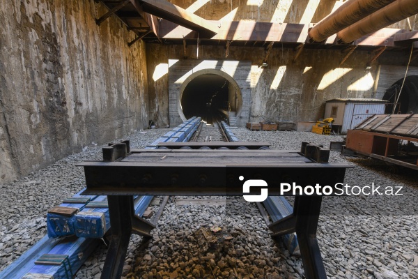 "Bakı Metropoliteni"nin "B-04" stansiyasında davam edən tikinti işləri