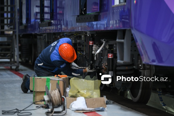 Bakı metrosuna gətirilən 2 yeni qatar