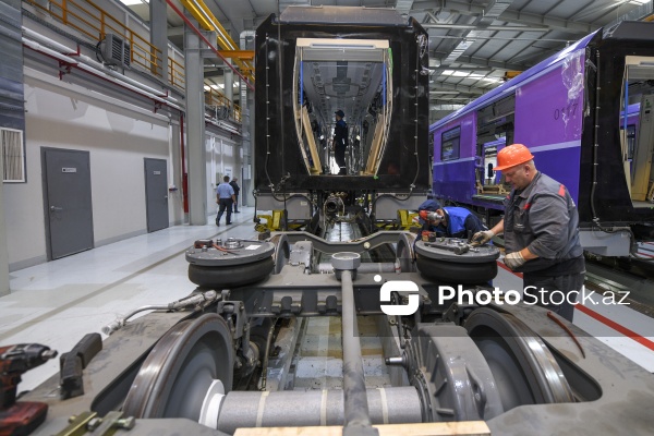 Bakı metrosuna gətirilən 2 yeni qatar