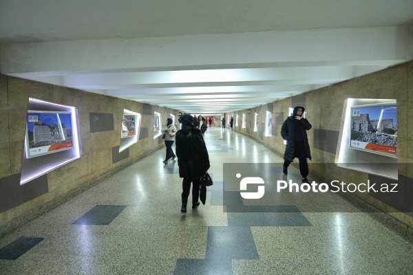 Bakı metrosunda baş tutan “Qarabağda Urbisid” fotosərgisi