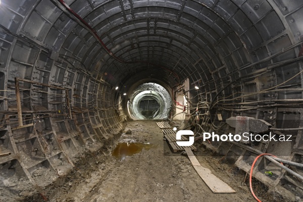 Bakı metrosunda xətlərin ayrılması layihəsi çərçivəsində 200 metrlik tunelin inşasına hazırlıq işləri