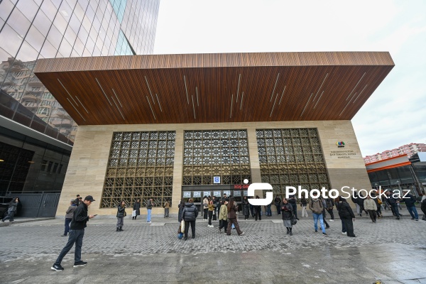 Bakı metrosunun bütün stansiyalarına giriş bağlanıb