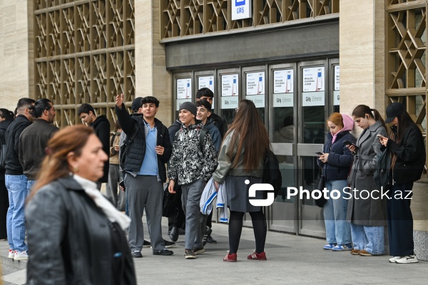 Bakı metrosunun bütün stansiyalarına giriş bağlanıb