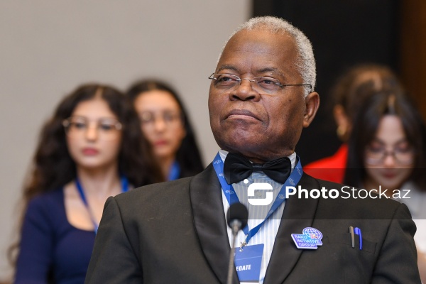 Dyeudonne Kvebe-Kimpele - "Belçika müstəmləkəçiliyi: Tanınma və Məsuliyyət" konfransında