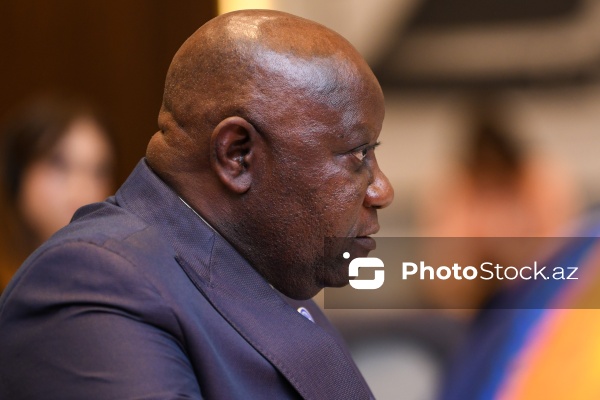 Celestin Okanoyirika - "Belçika Müstəmləkəçiliyi: Tanınma və Məsuliyyət" konfransında