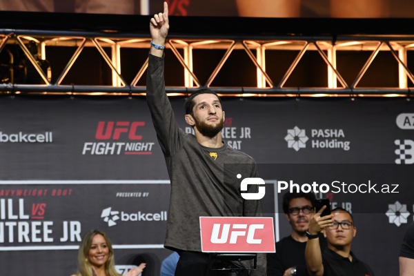 Bakıda keçiriləcək UFC turnirindən əvvəl döyüşçülər üz-üzə gəliblər