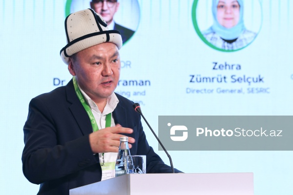 Almaz Kaiyrbekov - Azərbaycan Halal Biznes Forumunda