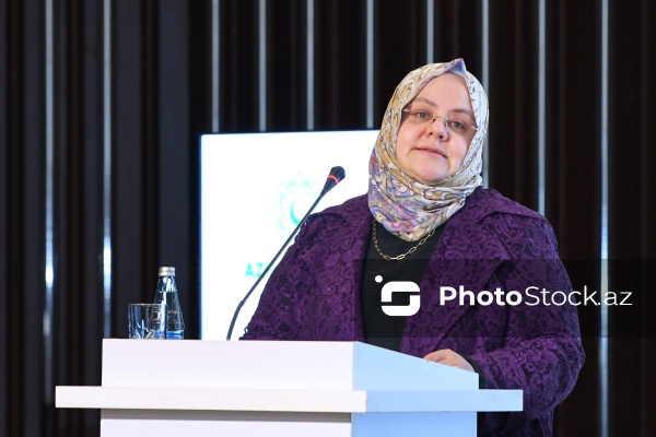Zehra Zümrüt Selçuk - Azərbaycan Halal Biznes Forumunda