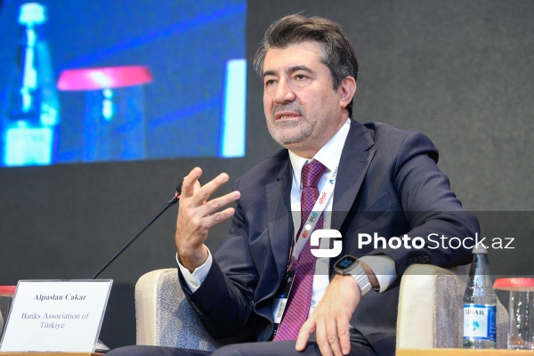 Alpaslan Çakar - IX Beynəlxalq Bankçılıq Forumunda