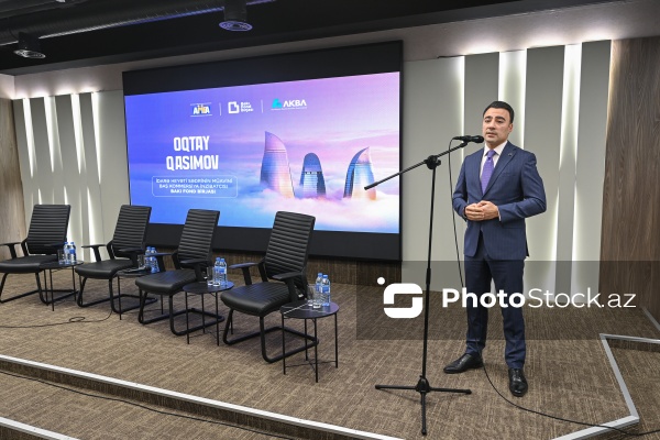 Oqtay Qasımov - Mikromaliyyə Forumunda