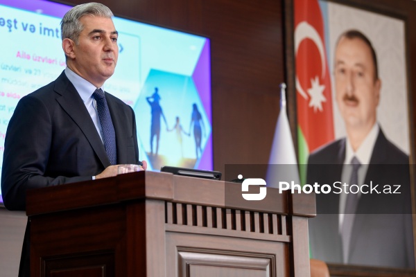 Vüsal Hüseynov - "Yüksəkixtisaslı miqrant portalı"nın təqdimatında