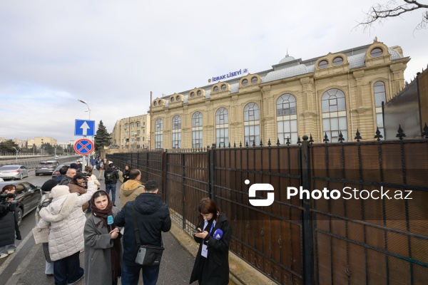 Bakıda liseydə şagird müəlliməsini güllələyib