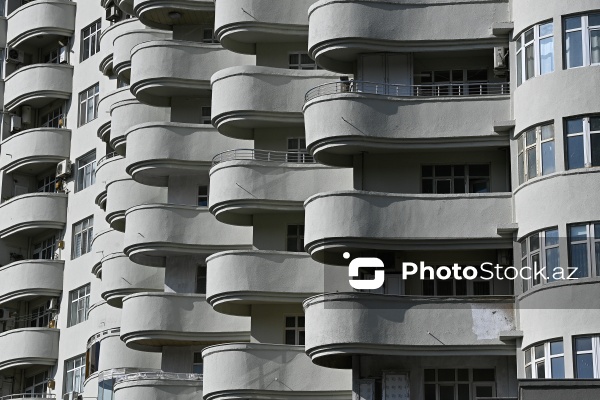 Bakıda müasir memarlıq nümunəsi olan yeni binalar