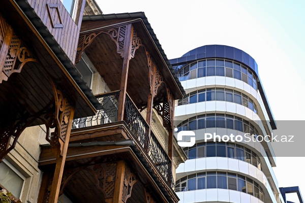 Bakıda müasir memarlıq nümunəsi olan yeni binalar