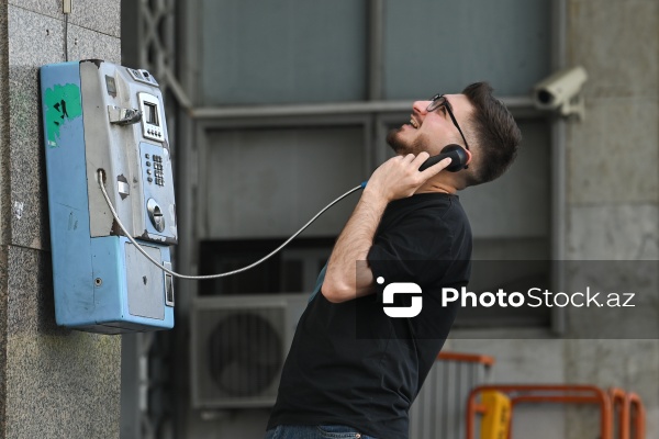 Bakıda nostalji ab-hava yaradan taksofonlar