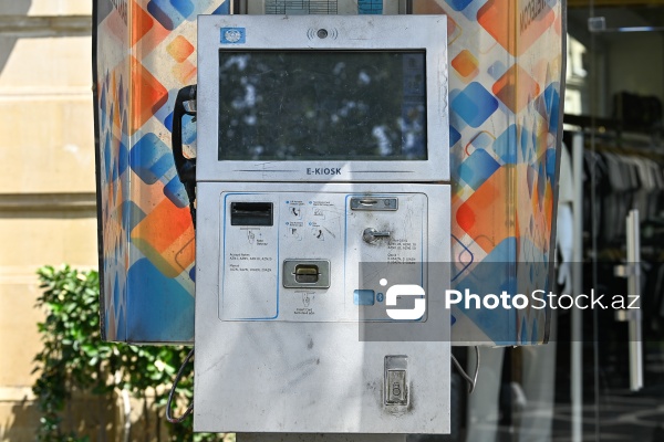 Bakıda nostalji ab-hava yaradan taksofonlar