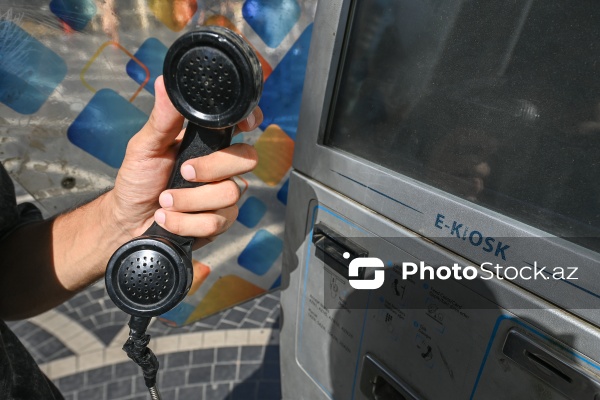 Bakıda nostalji ab-hava yaradan taksofonlar