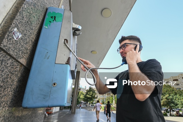 Bakıda nostalji ab-hava yaradan taksofonlar