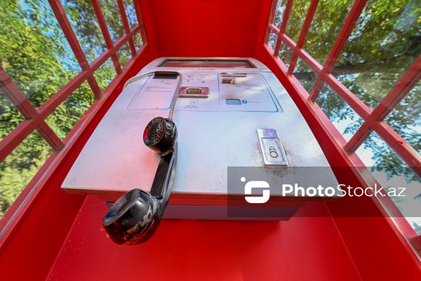 Bakıda nostalji ab-hava yaradan taksofonlar