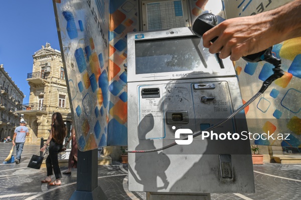 Bakıda nostalji ab-hava yaradan taksofonlar
