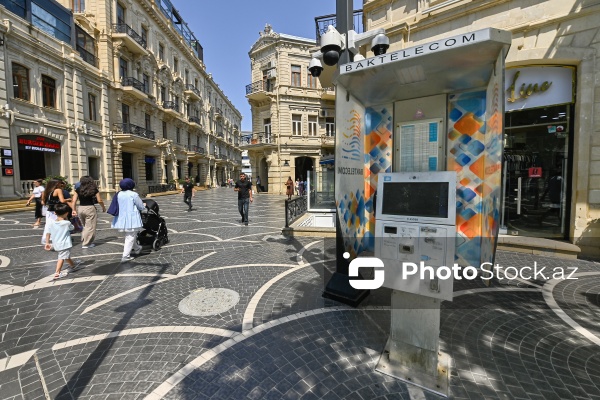 Bakıda nostalji ab-hava yaradan taksofonlar