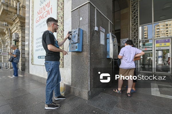 Bakıda nostalji ab-hava yaradan taksofonlar