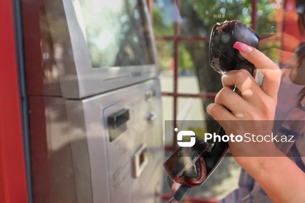 Bakıda nostalji ab-hava yaradan taksofonlar