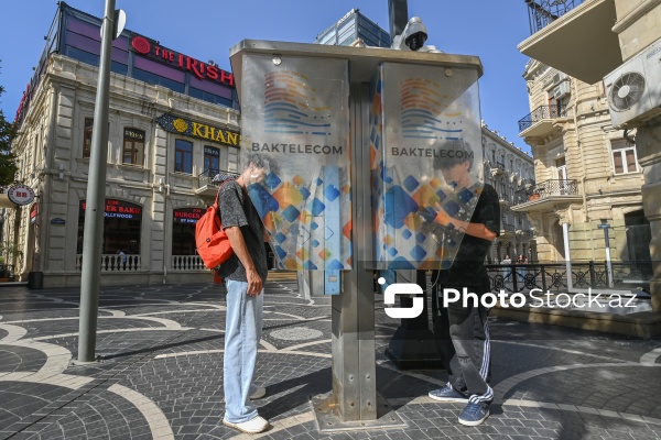 Bakıda nostalji ab-hava yaradan taksofonlar