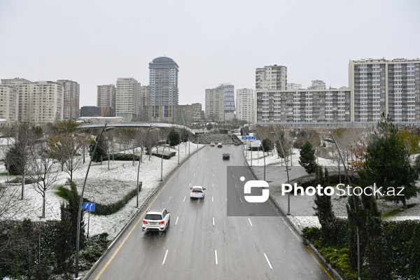 Bakıda qarlı hava şəraiti