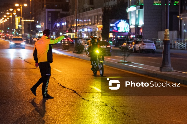 Bakıda yol polisindən motosiklet sürücülərinə qarşı gecə reydi