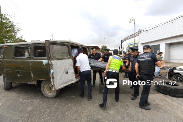 Bakıda yük maşını körpüdən avtomobillərin üstünə aşdı