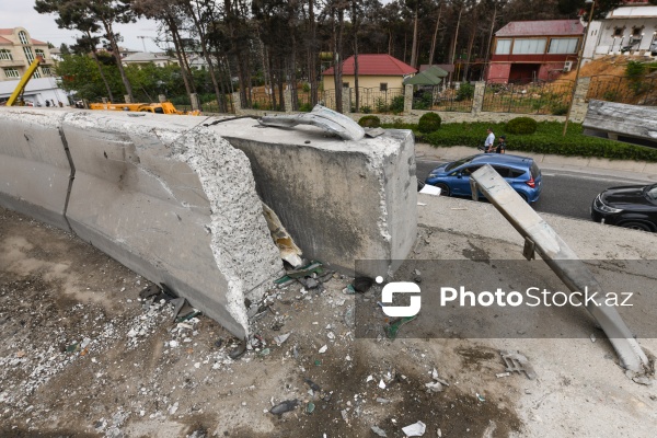 Bakıda yük maşını körpüdən avtomobillərin üstünə aşdı