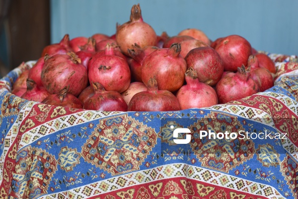 Qaradağ rayonunda yerləşən "Meyvəli" bazarı