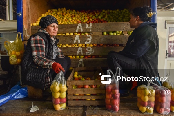 Qaradağ rayonunda yerləşən "Meyvəli" bazarı