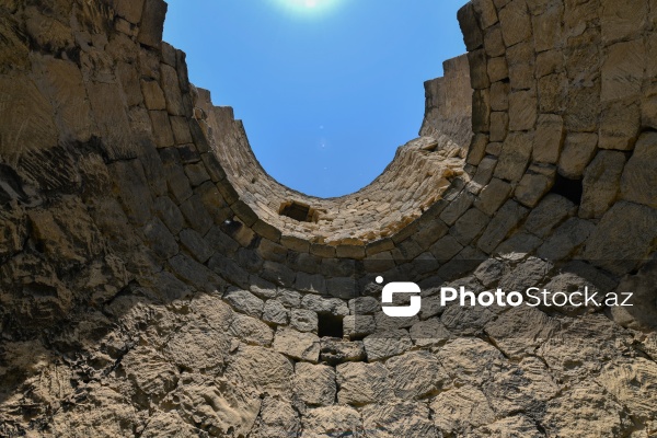Bakının Bilgəh qəsəbəsində yerləşən “Tonqal qalası”