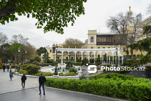 Bakının ən qədim və gözəl parklarından biri olan Filarmoniya bağı
