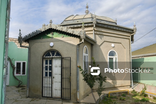 Bakının Hövsan qəsəbəsində yerləşən Qərib ağa piri