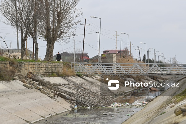 Bakının Maştağa qəsəbəsində yerləşən su kanalında antisanitar vəziyyət