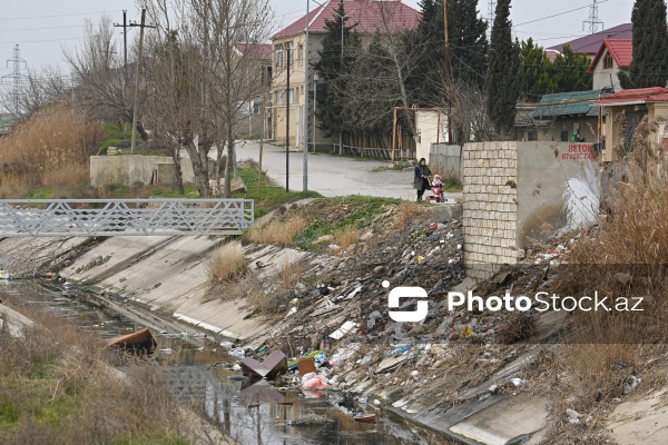 Bakının Maştağa qəsəbəsində yerləşən su kanalında antisanitar vəziyyət