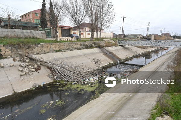 Bakının Maştağa qəsəbəsində yerləşən su kanalında antisanitar vəziyyət