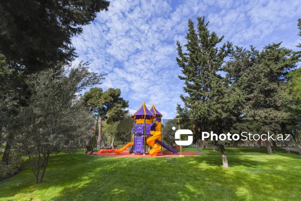Bakının Nərimanov rayonunda salınan yeni park
