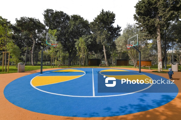 Bakının Nərimanov rayonunda salınan yeni park