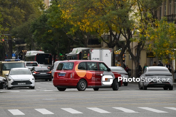 Bakının xüsusi çəkili nəqliyyat vasitəsi - taksilər